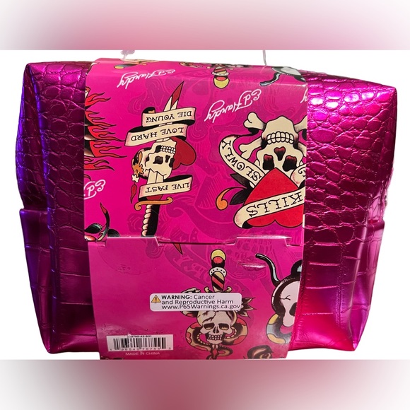 Ed Hardy Kills NWT Pink Silicone Skull Band Gold Tone Rhinestone Adorned Watch - Picture 3 of 7